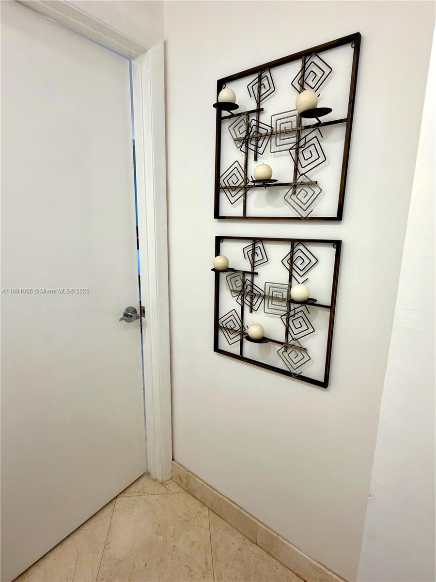 AVENTURA MARINA CONDO - Residential