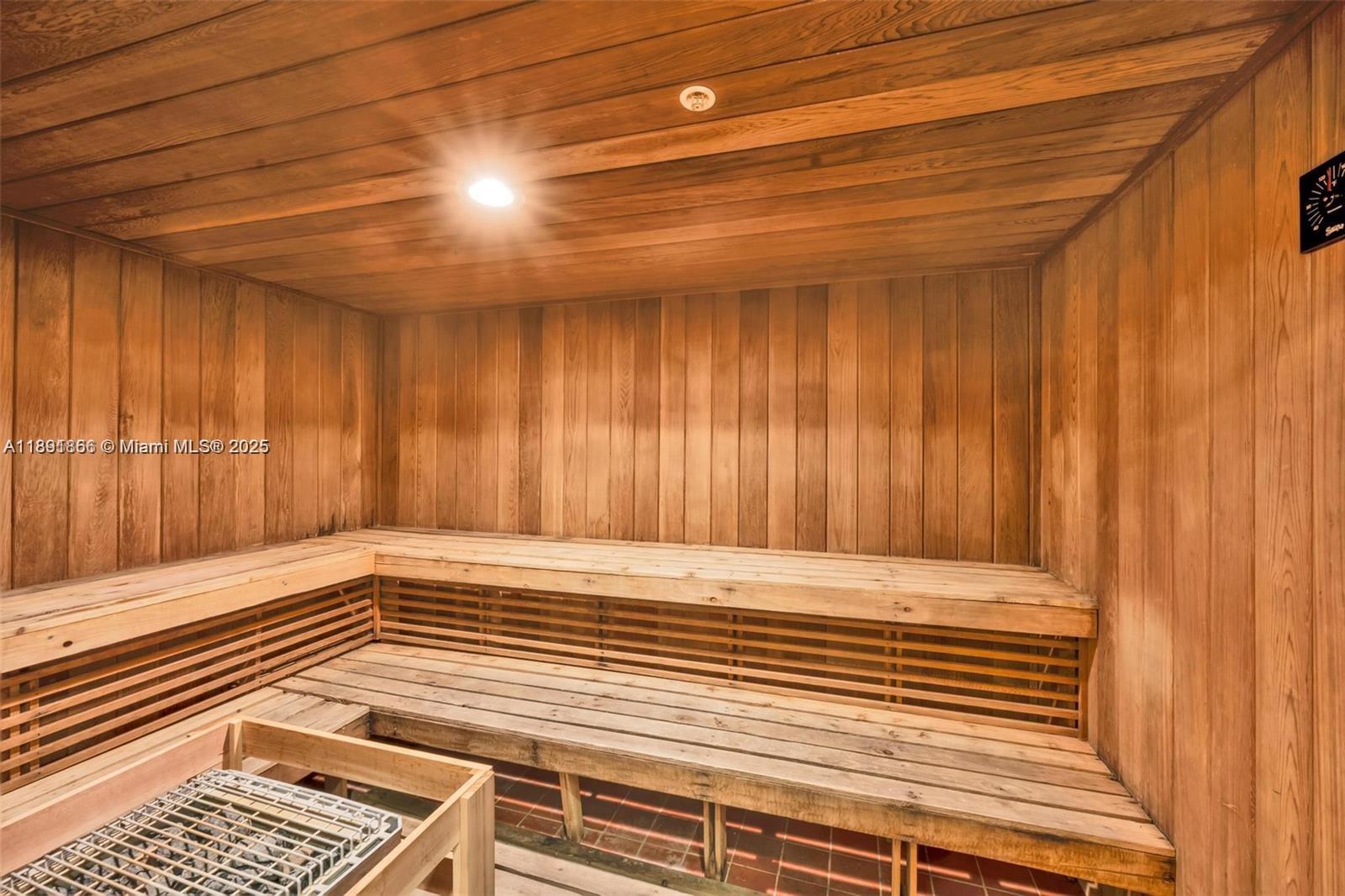 AVENTURA MARINA CONDO - Residential