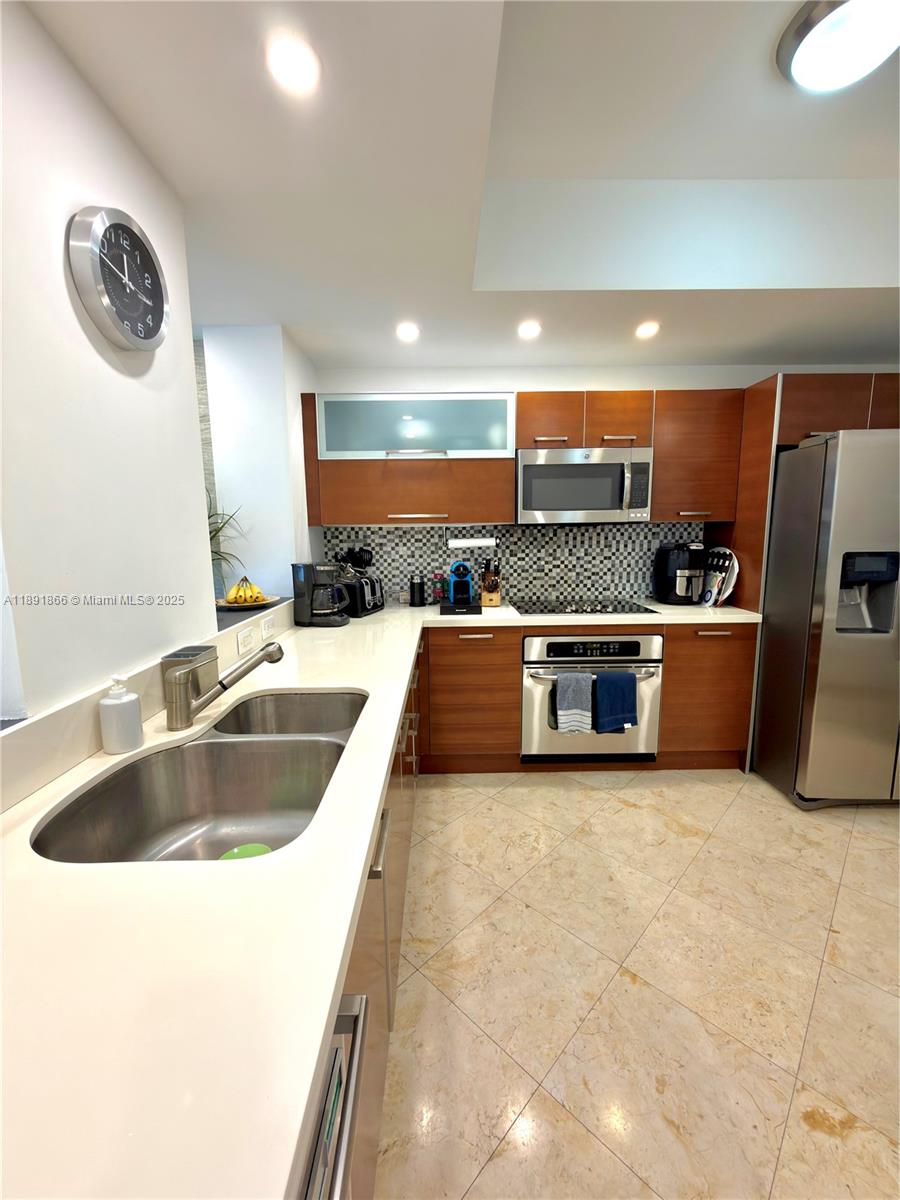 AVENTURA MARINA CONDO - Residential