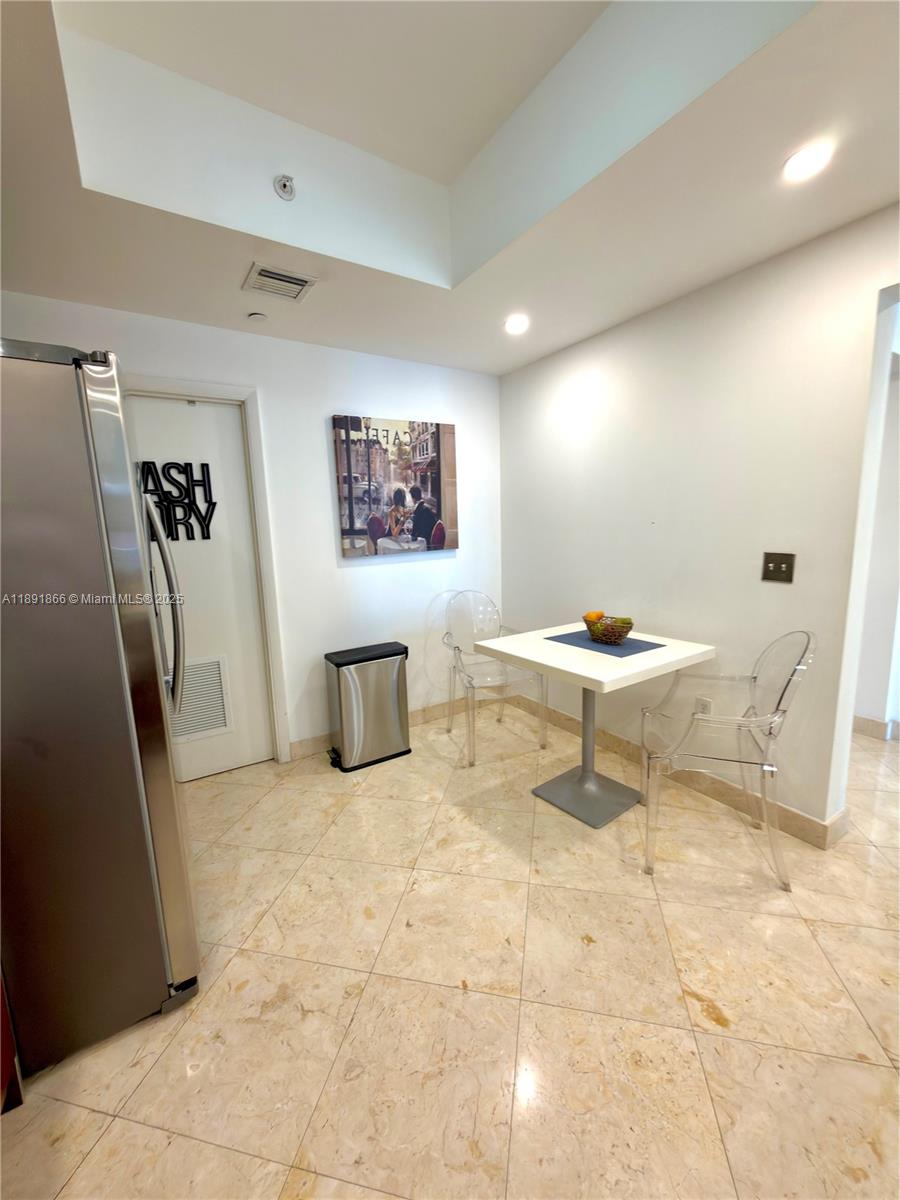 AVENTURA MARINA CONDO - Residential