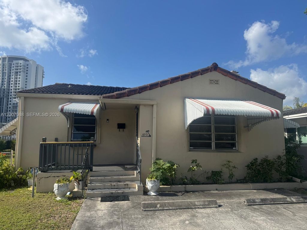 Photo of 1812 Fillmore St, Hollywood, FL 33020 (MLS # A12007088)