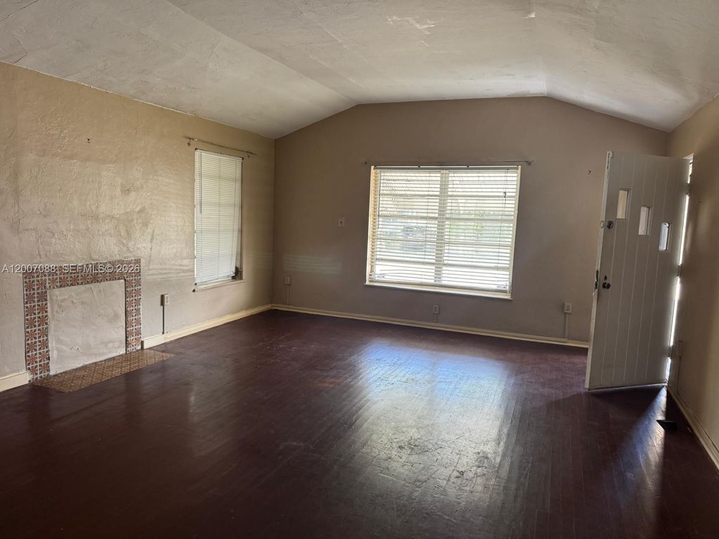 Photo of 1812 Fillmore St, Hollywood, FL 33020 (MLS # A12007088)