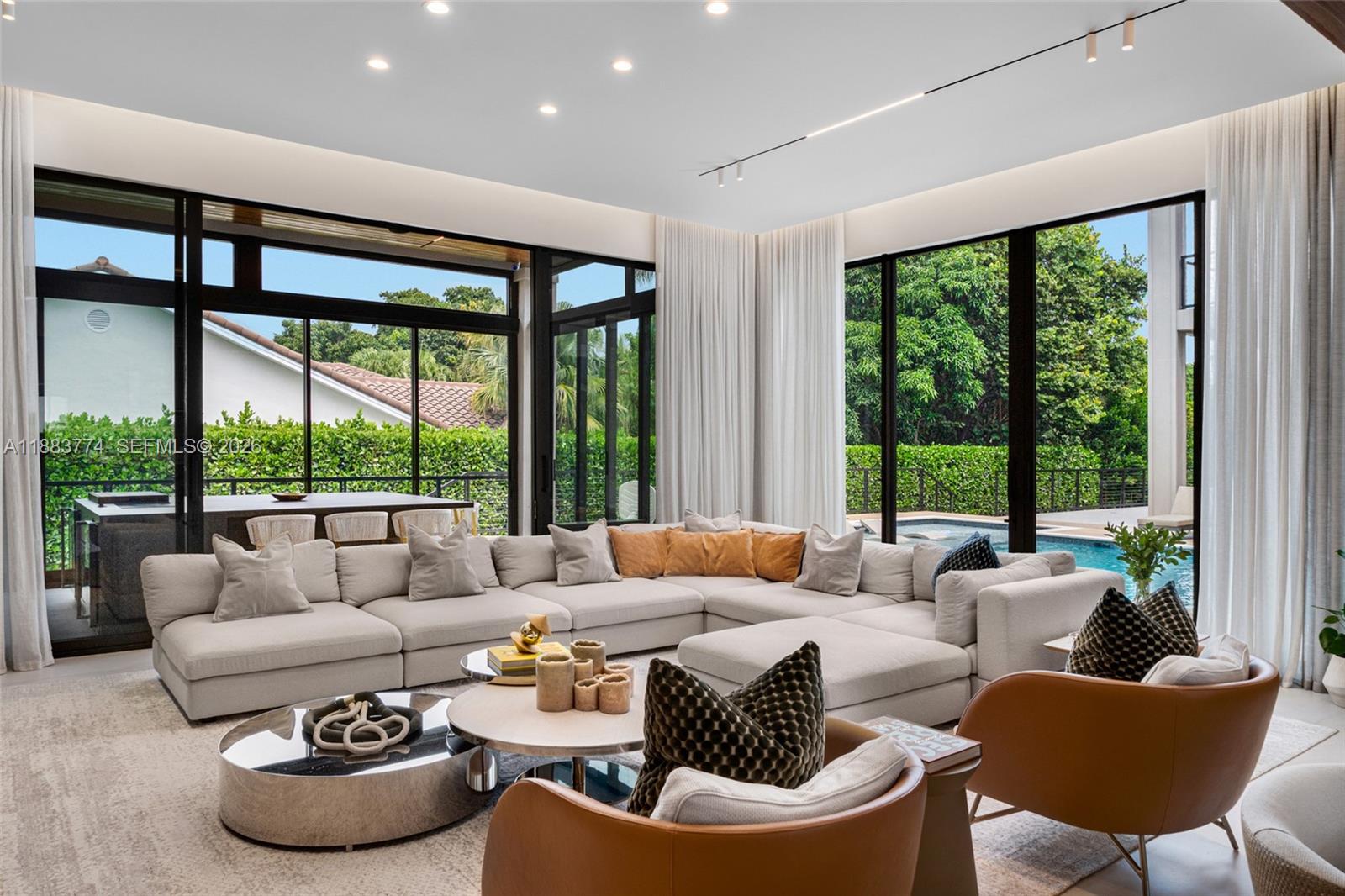 OLD CUTLER POINT - Residential