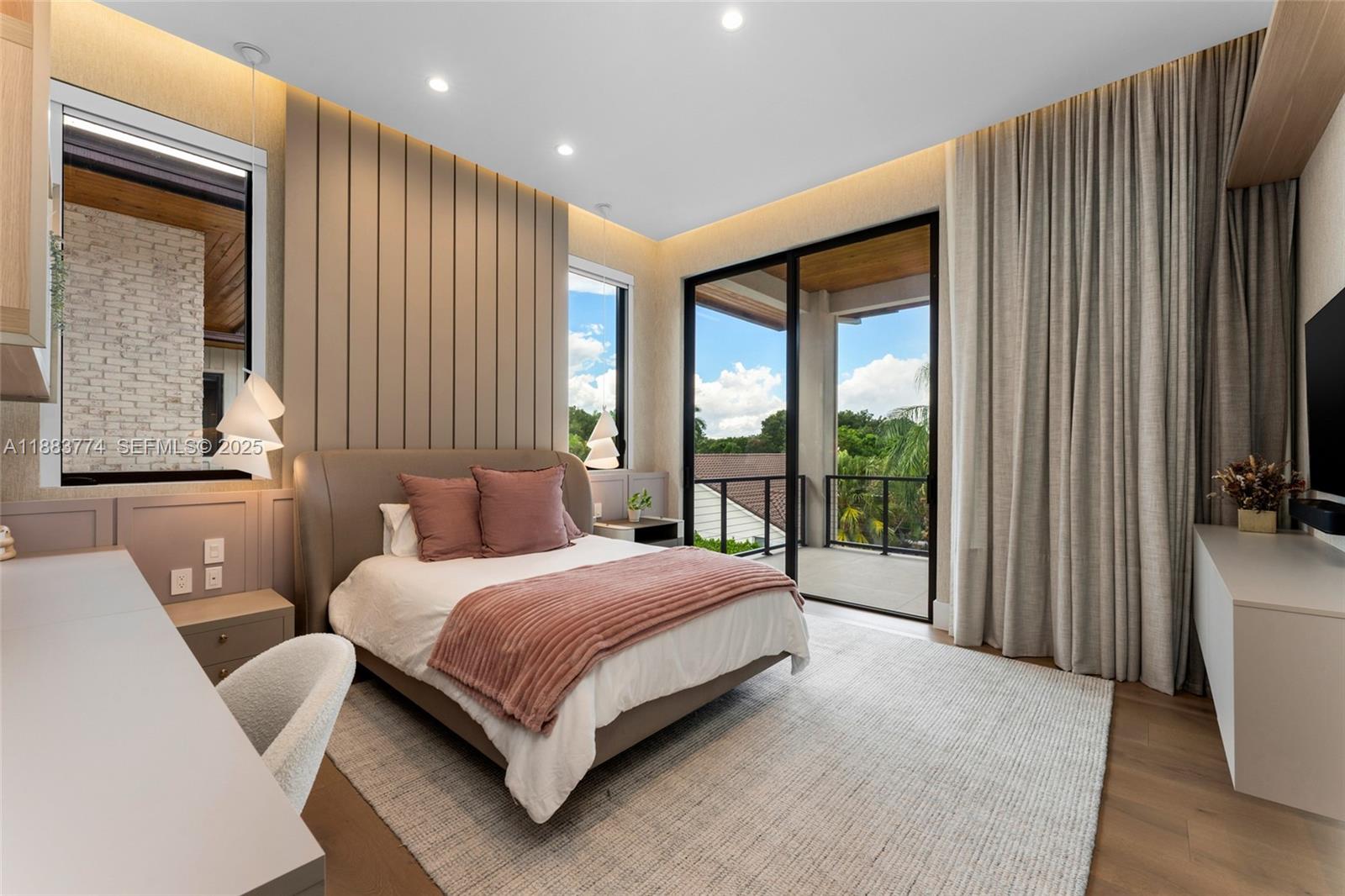 OLD CUTLER POINT - Residential