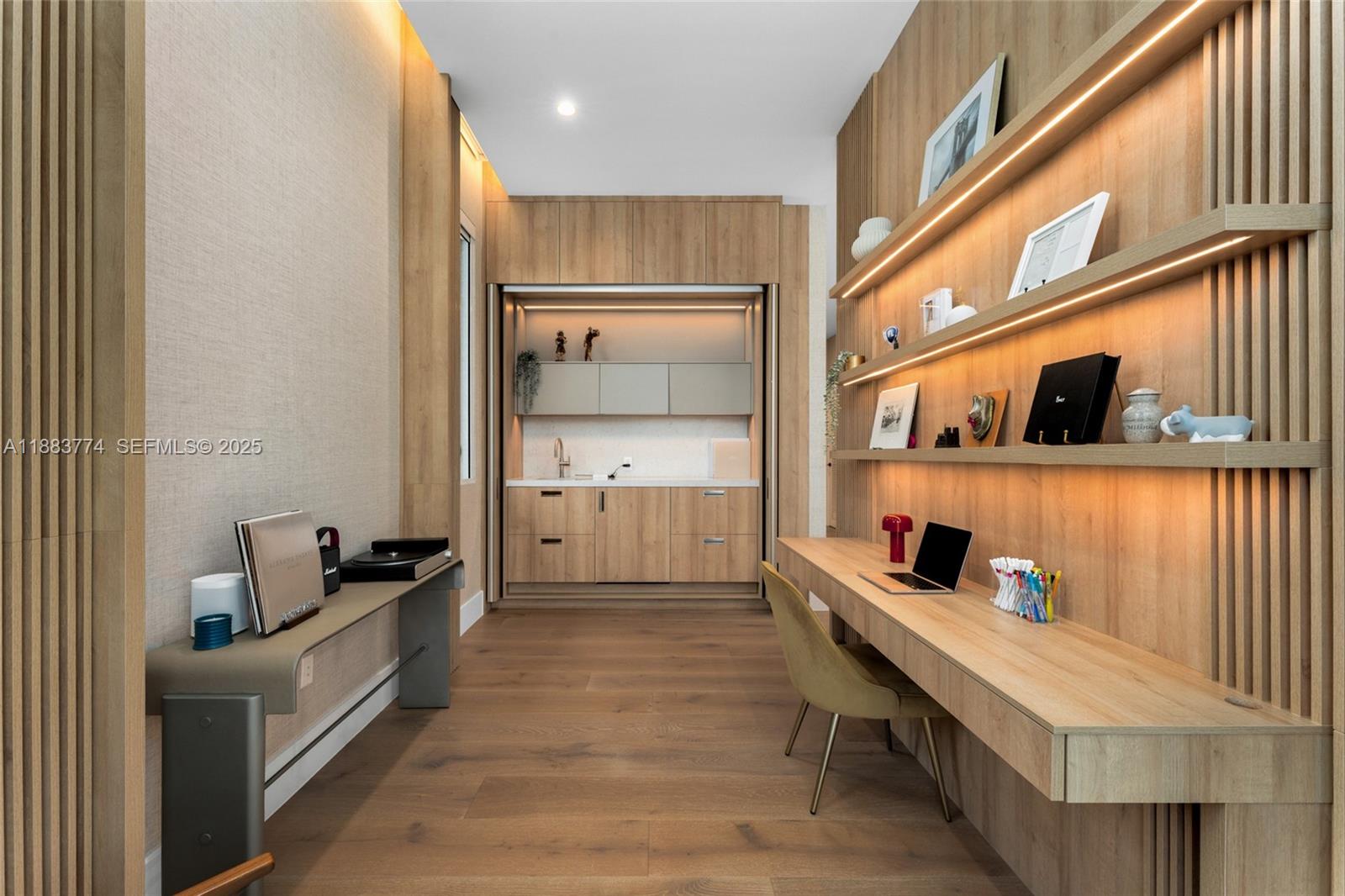 OLD CUTLER POINT - Residential