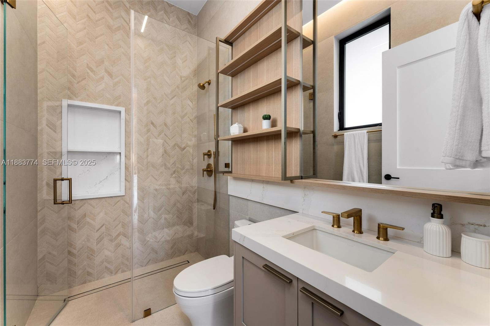 OLD CUTLER POINT - Residential