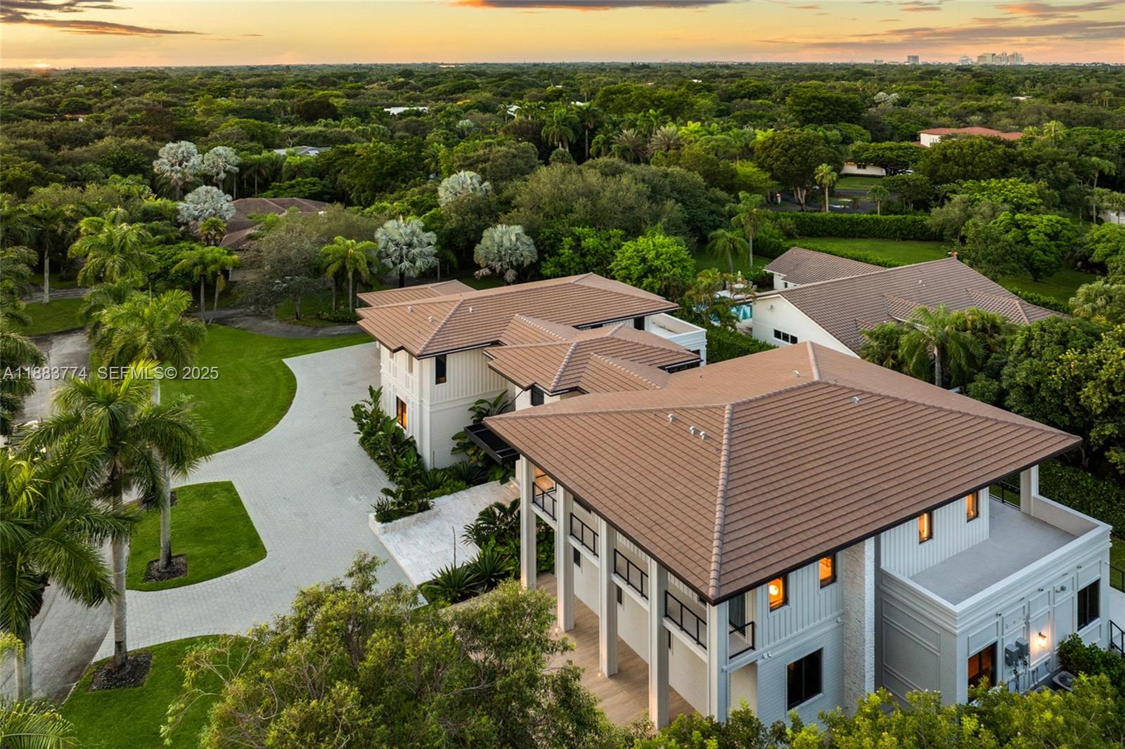 OLD CUTLER POINT - Residential