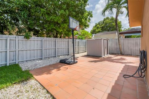 Single Family Residence in Miami FL 13520 181st St St 20.jpg