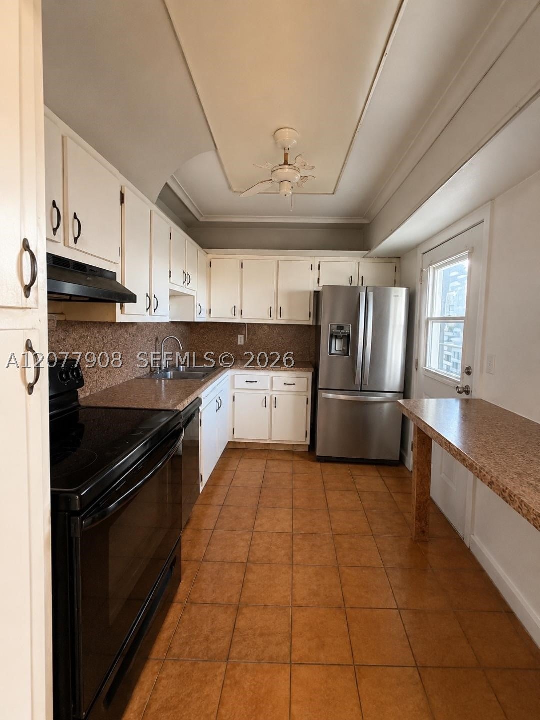 20500 W Country Club Dr 818