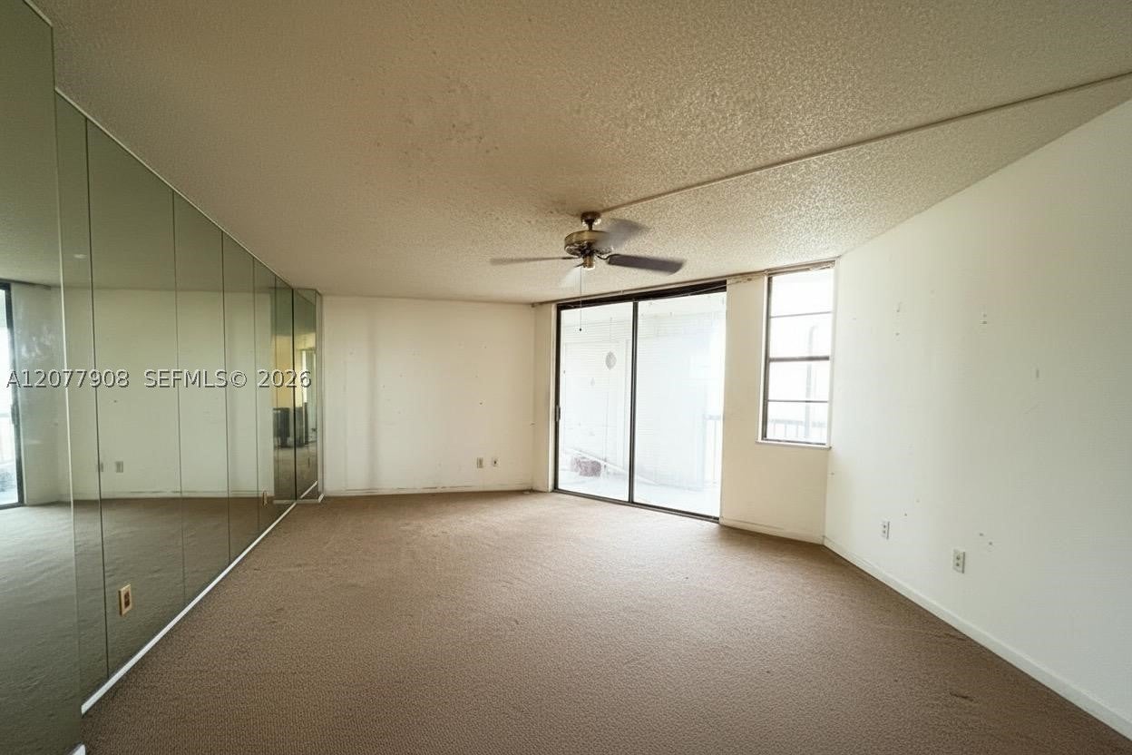 20500 W Country Club Dr 818