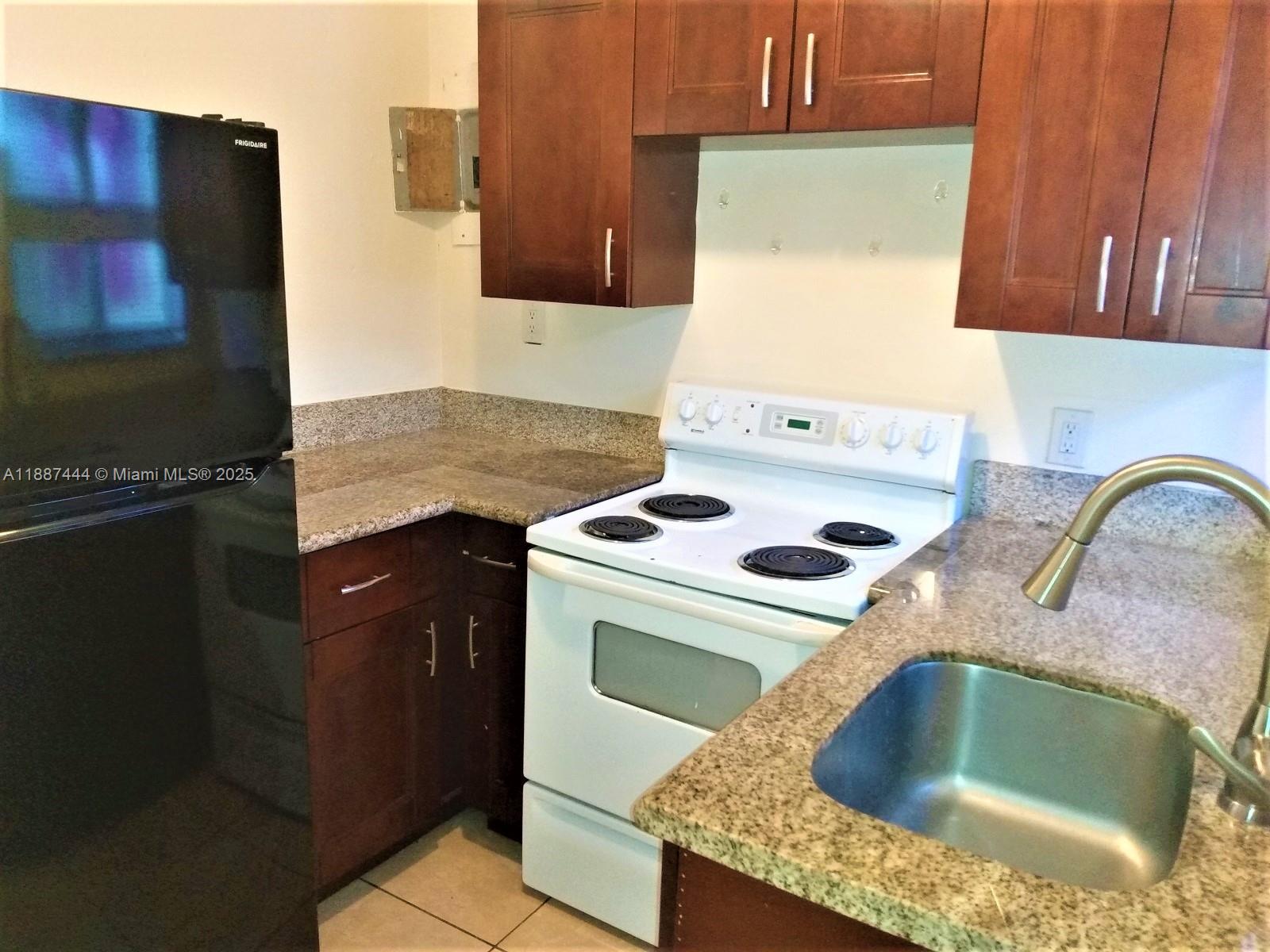 LAKE AVE ADD TO WPB - Residential Lease