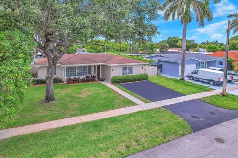 Single Family Residence in Hollywood FL 5507 Mckinley St St 32.jpg