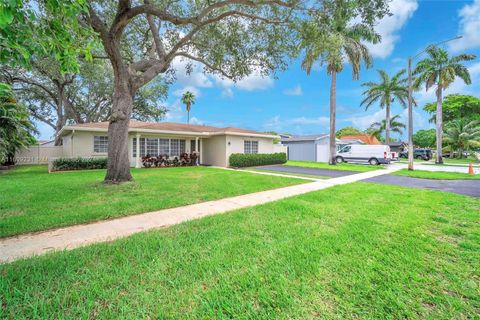 Single Family Residence in Hollywood FL 5507 Mckinley St St 38.jpg