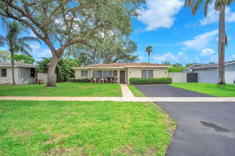 Single Family Residence in Hollywood FL 5507 Mckinley St St.jpg