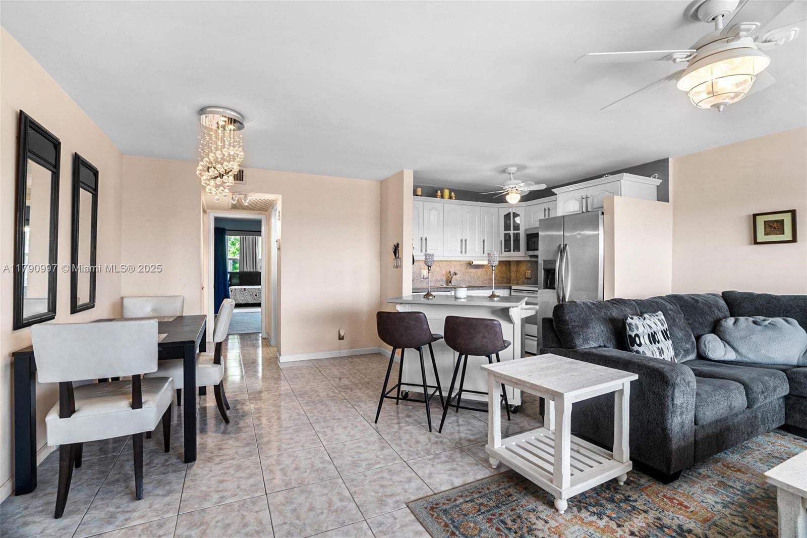 SOUTHAMPTON CONDO - Residential