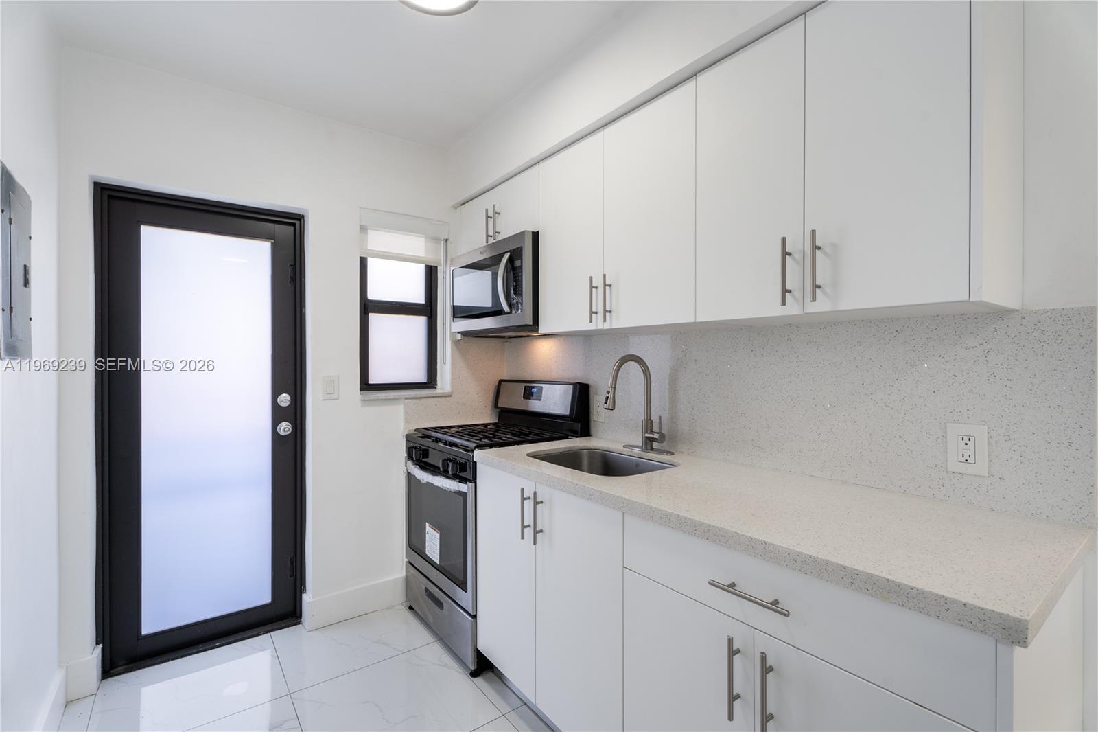 BISCAYNE BEACH SUB - Residential Lease