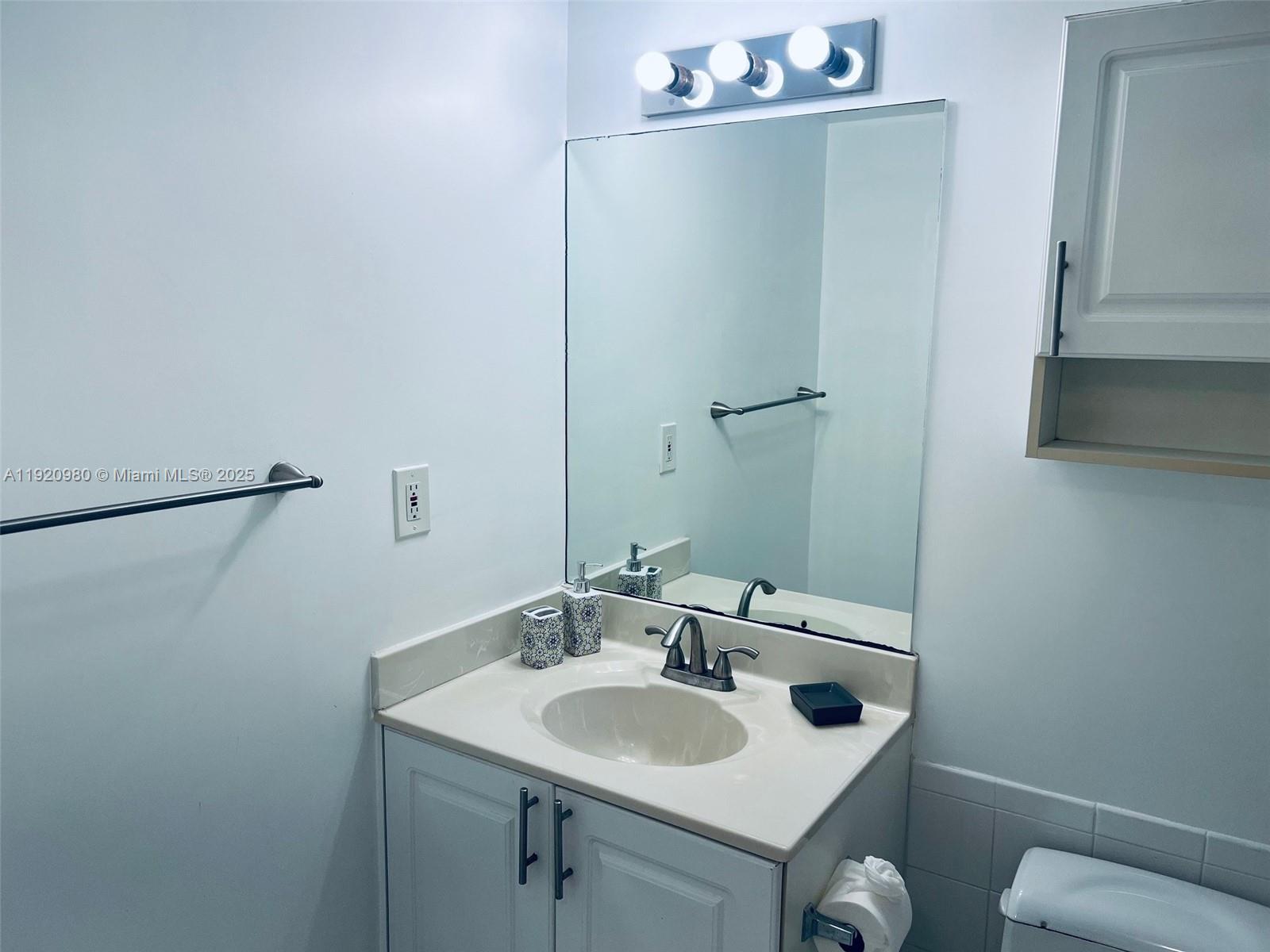 WAVE CONDO - Residential Lease