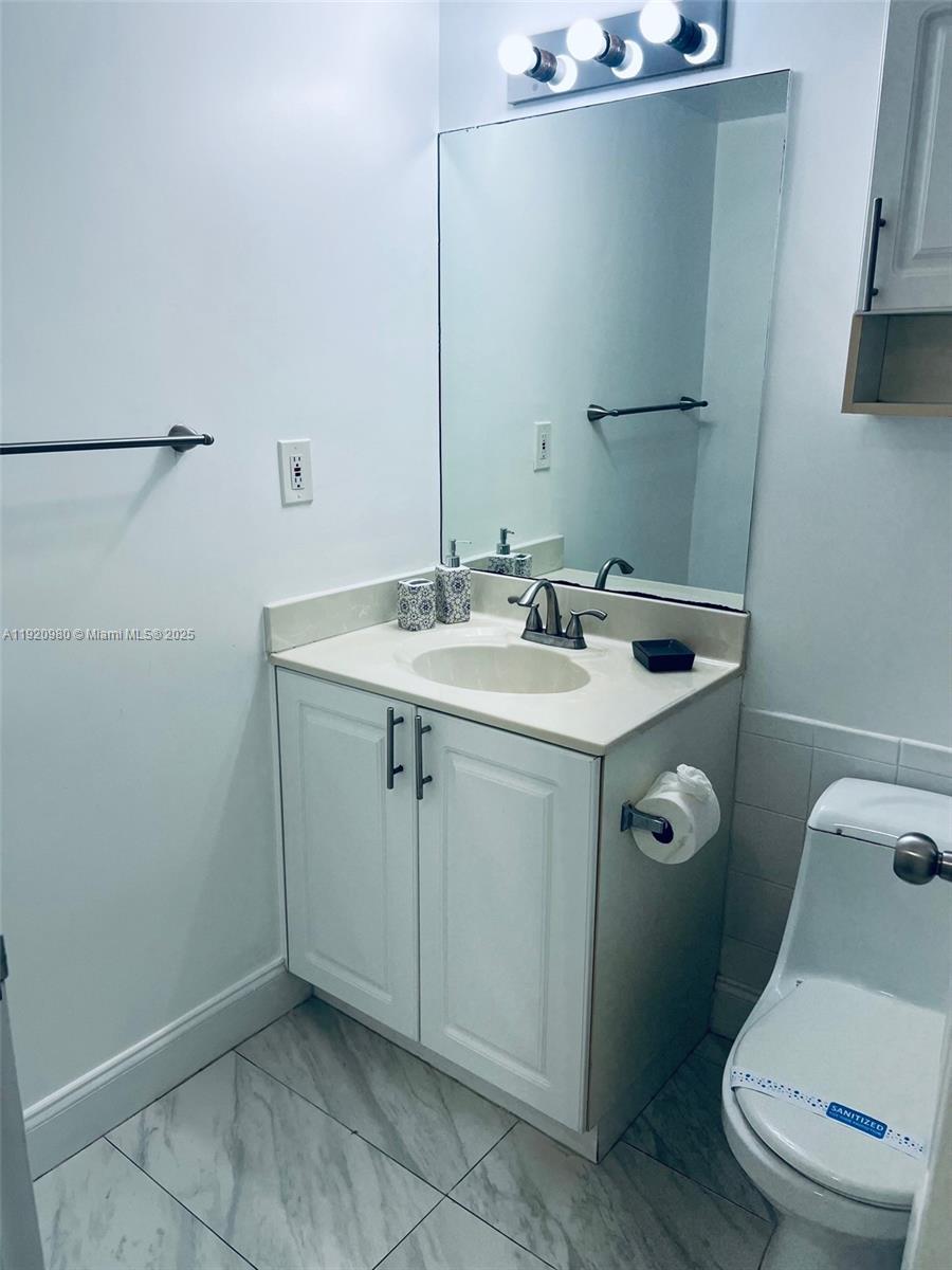 WAVE CONDO - Residential Lease