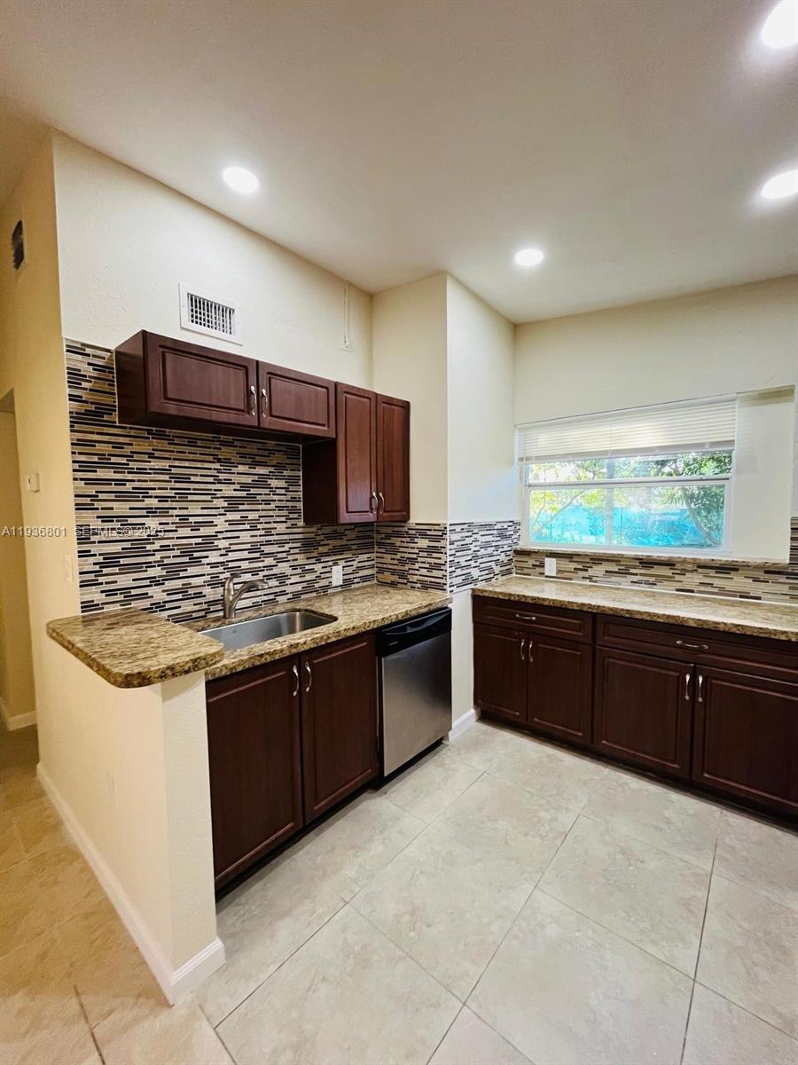 MELROSE PARK SECT 1 - Residential Lease