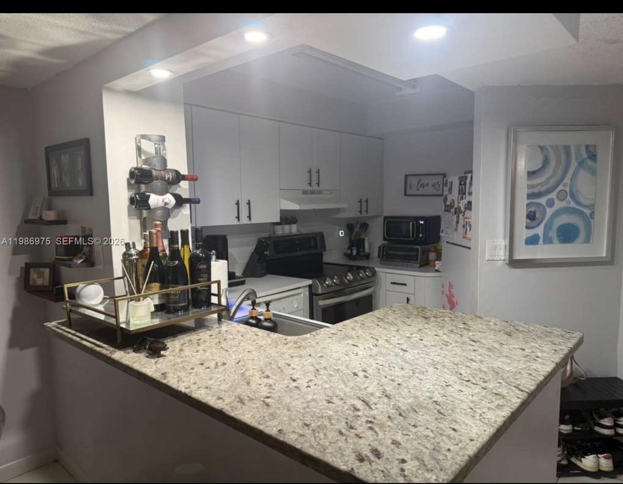 VERABELLA FALLS CONDO - Residential Lease