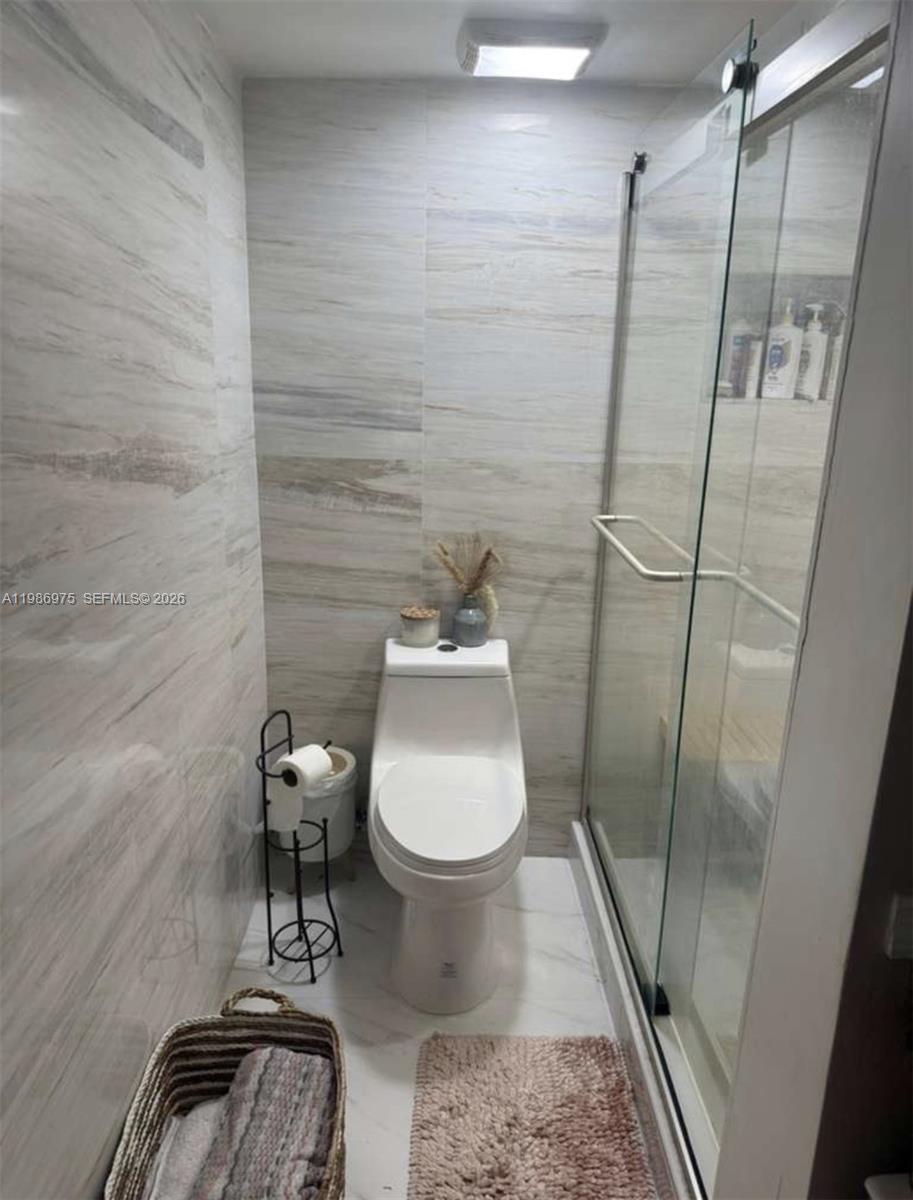 VERABELLA FALLS CONDO - Residential Lease