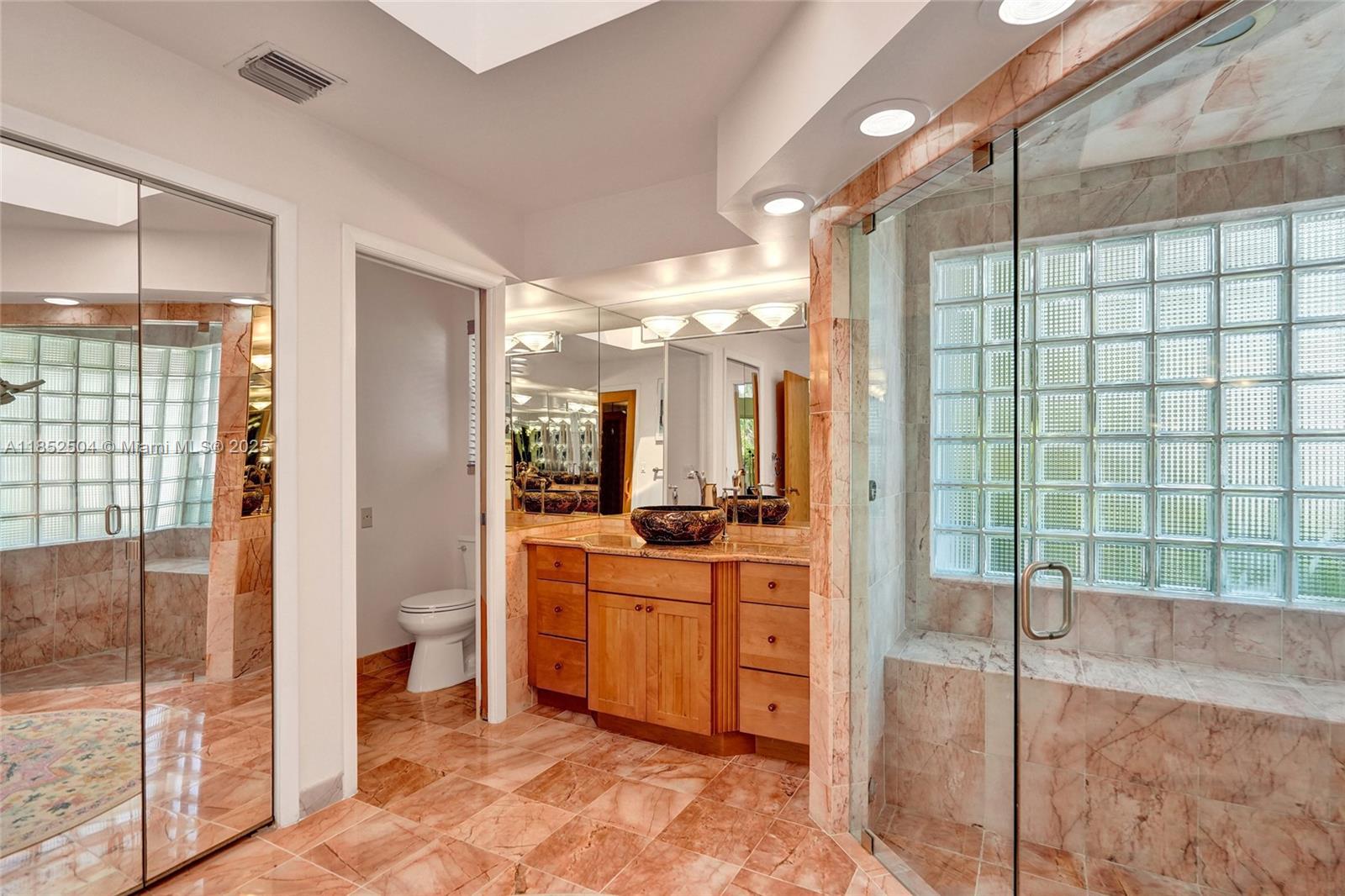 WHISPERING WOODS - Residential