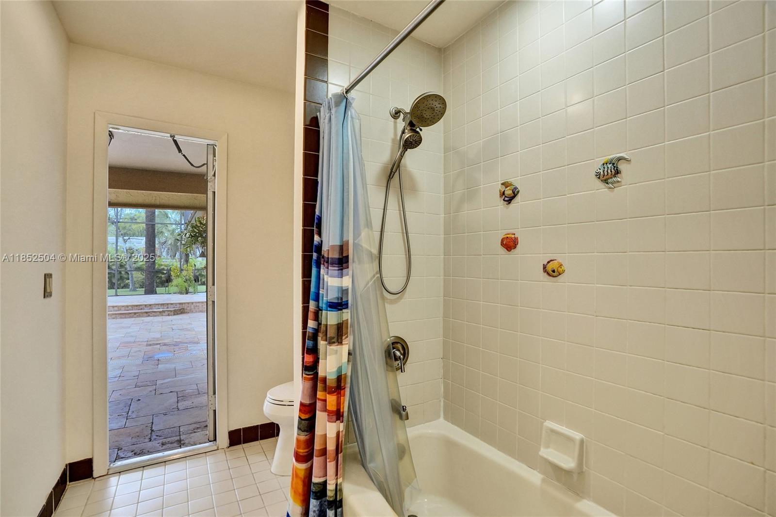 WHISPERING WOODS - Residential