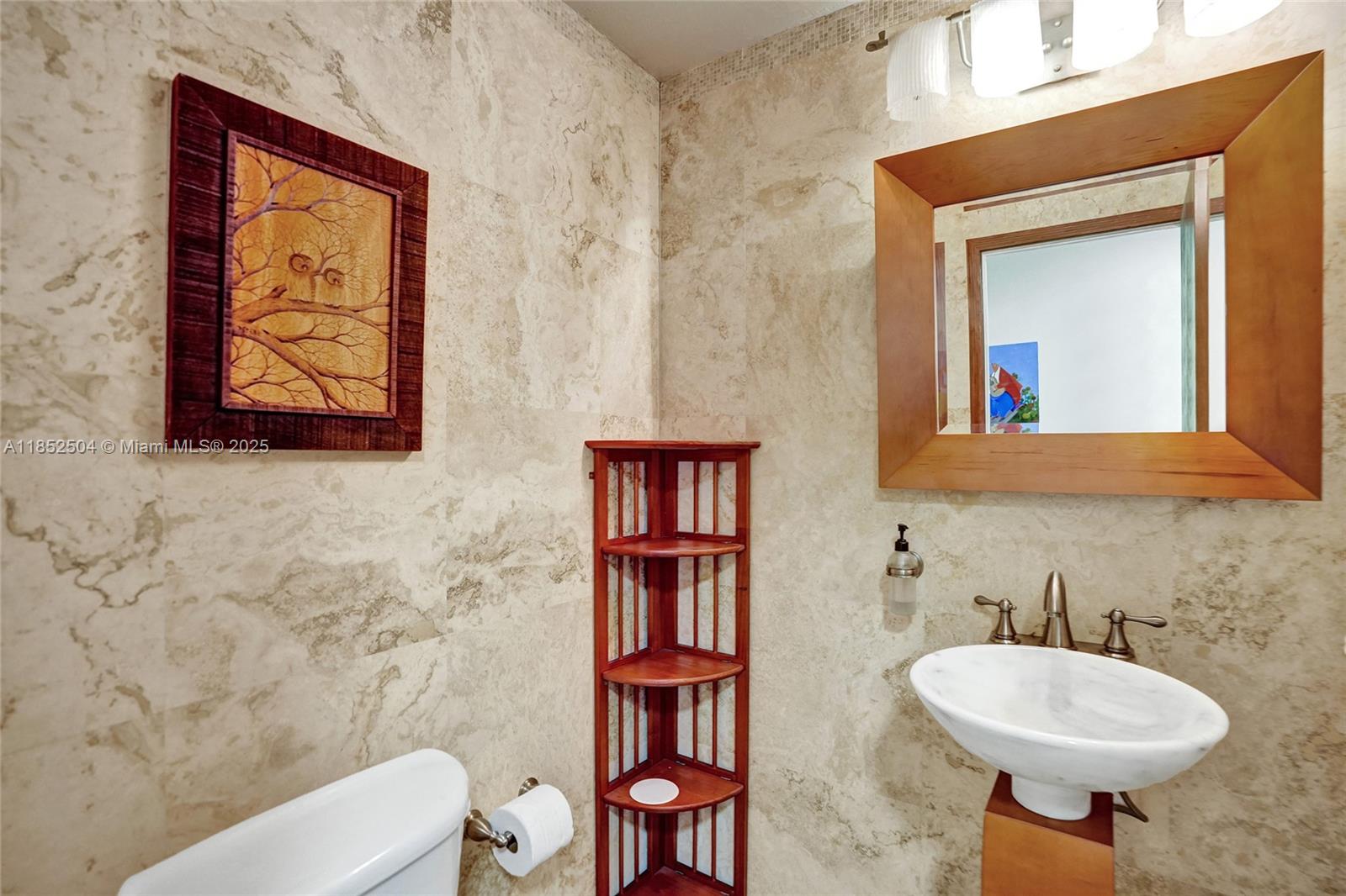 WHISPERING WOODS - Residential