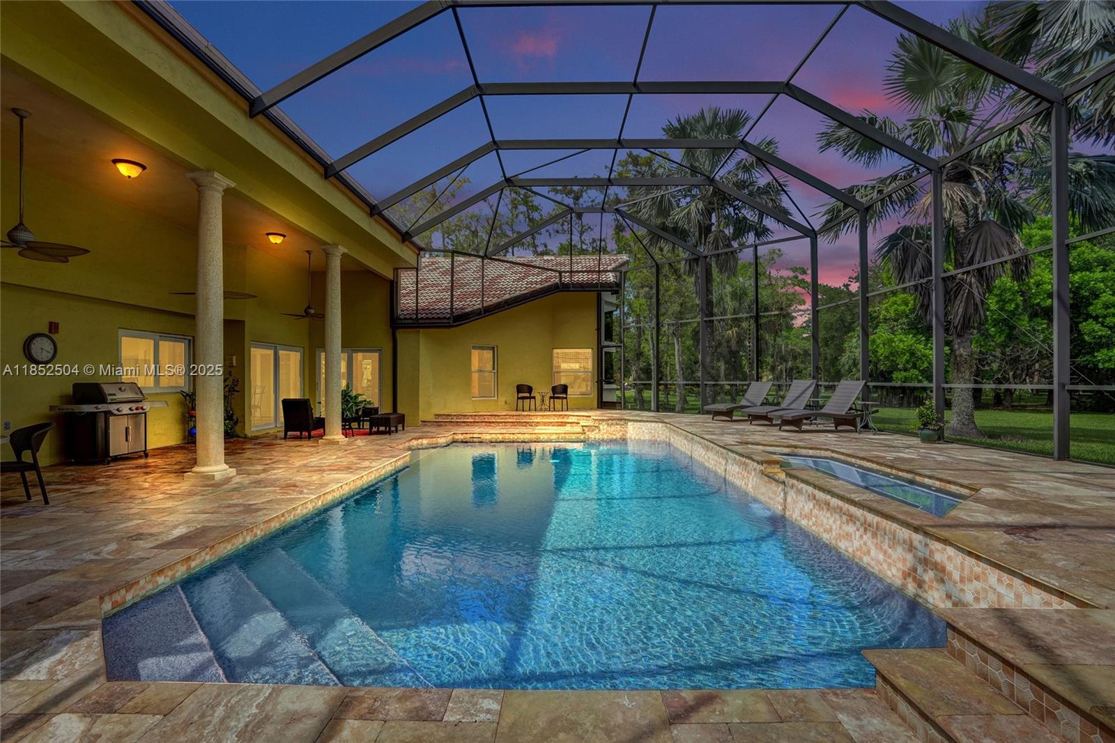 WHISPERING WOODS - Residential