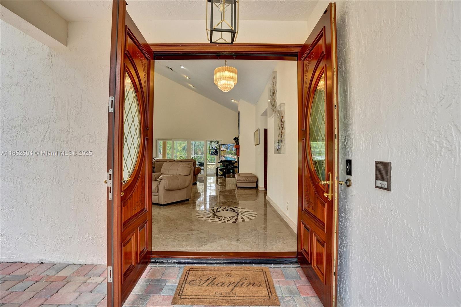 WHISPERING WOODS - Residential