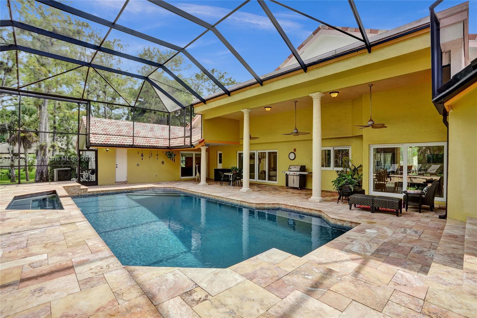 WHISPERING WOODS - Residential