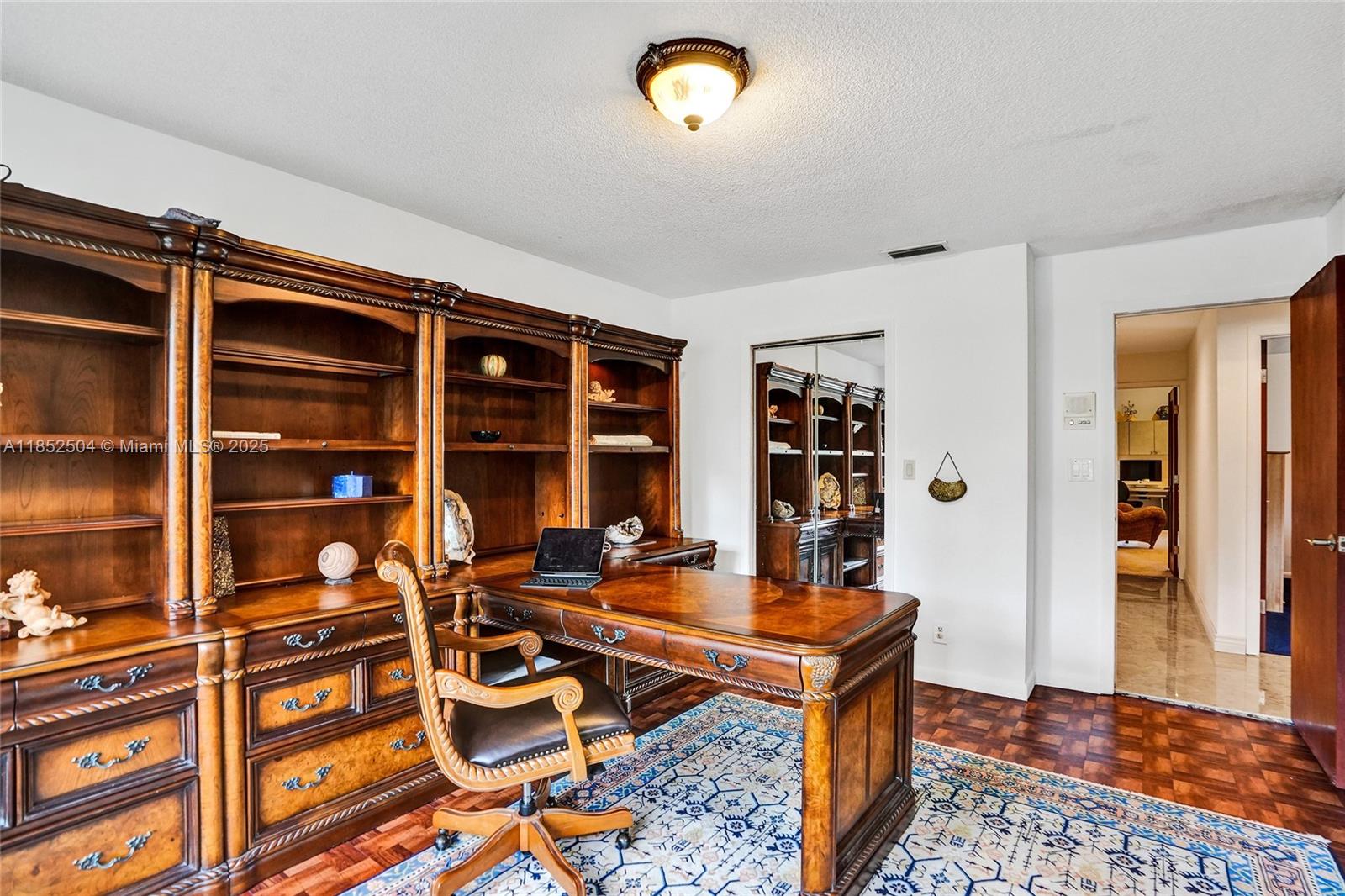 WHISPERING WOODS - Residential