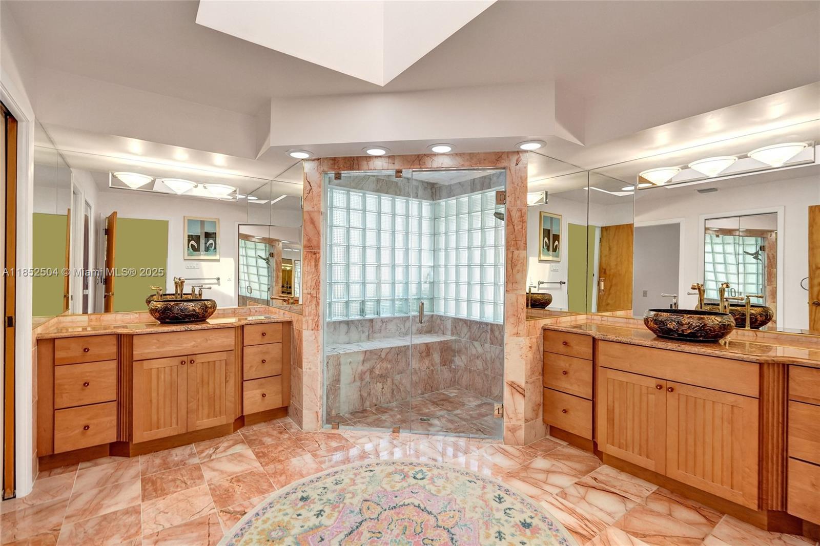 WHISPERING WOODS - Residential