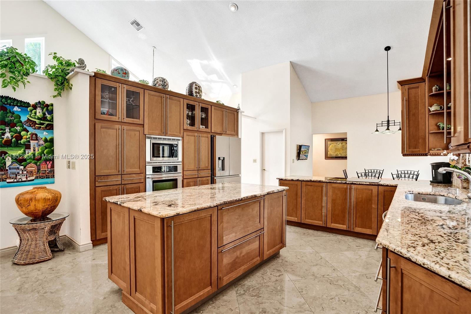 WHISPERING WOODS - Residential