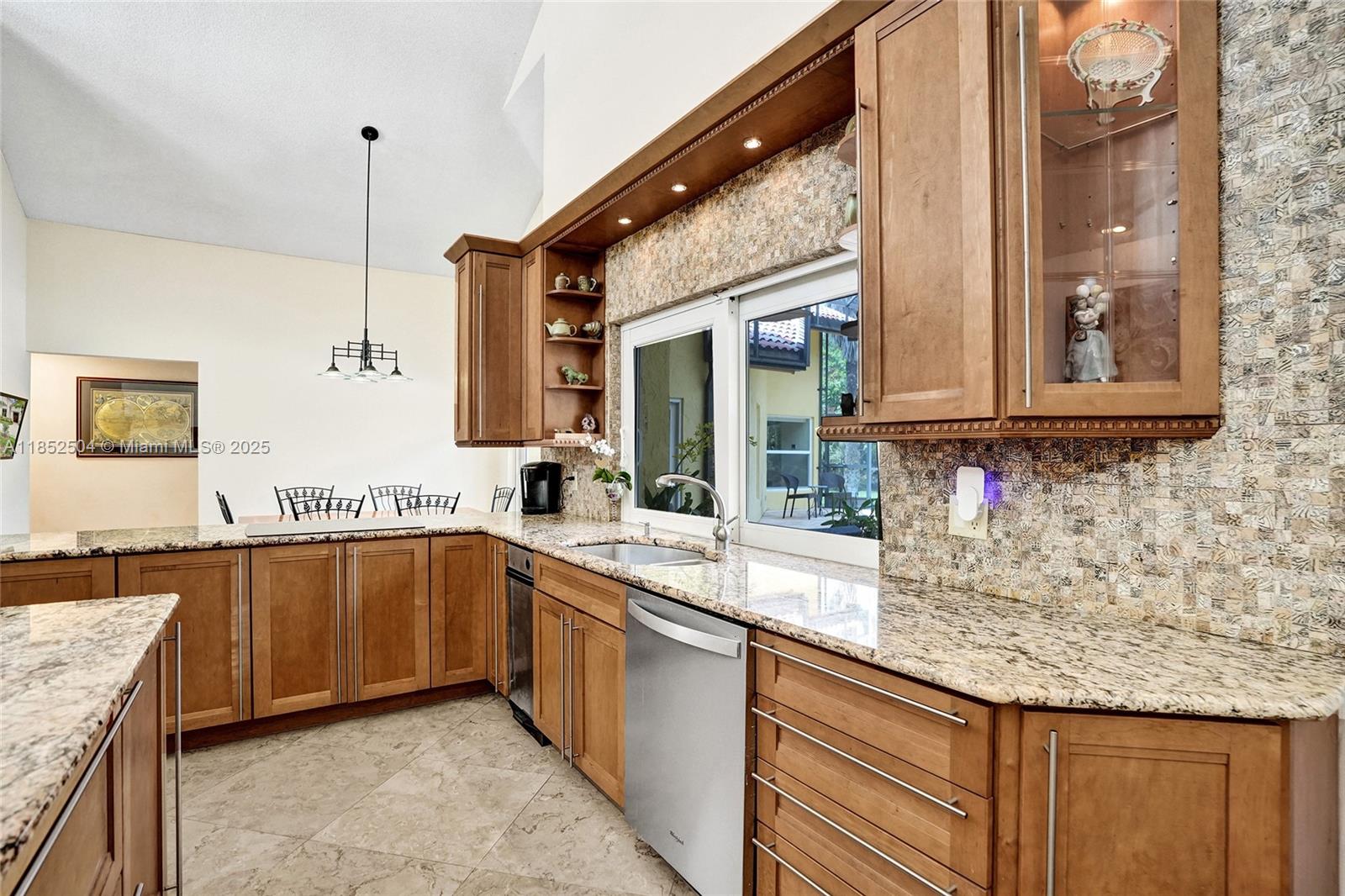 WHISPERING WOODS - Residential