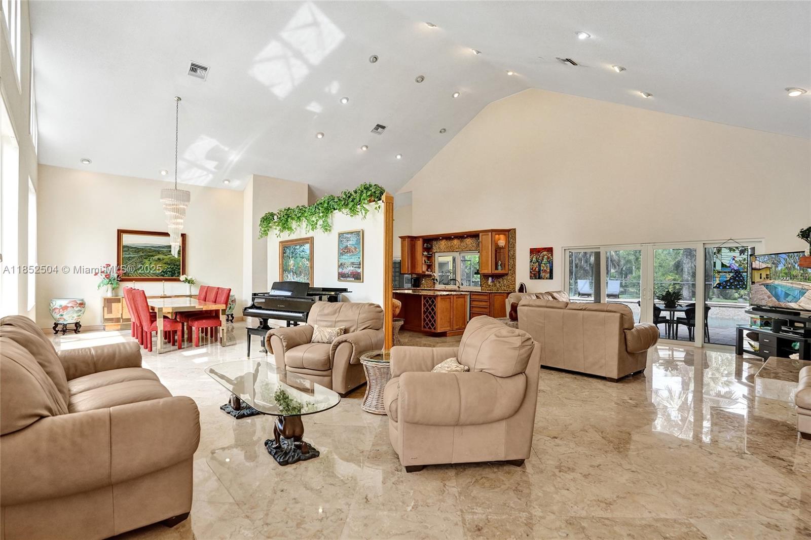 WHISPERING WOODS - Residential