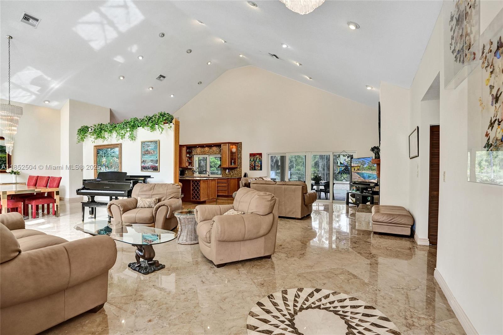 WHISPERING WOODS - Residential