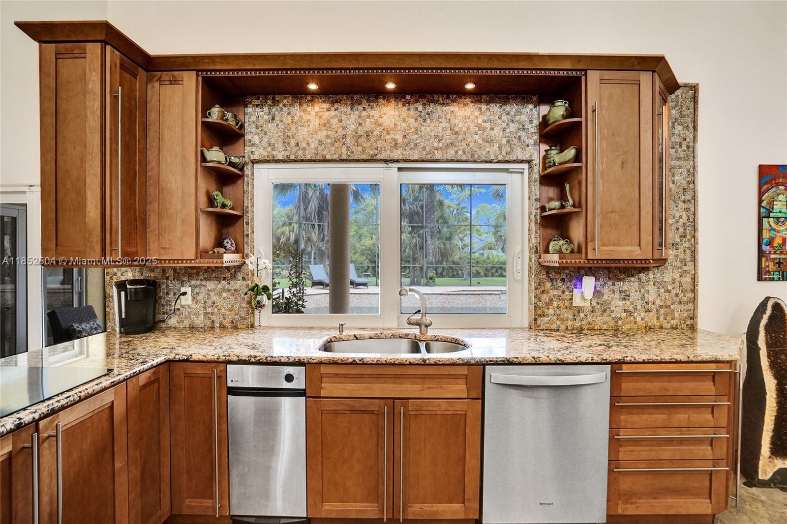 WHISPERING WOODS - Residential