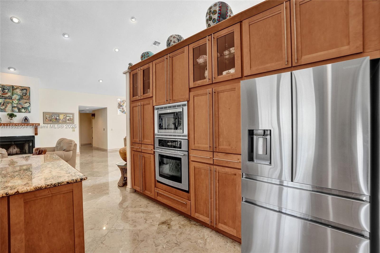 WHISPERING WOODS - Residential