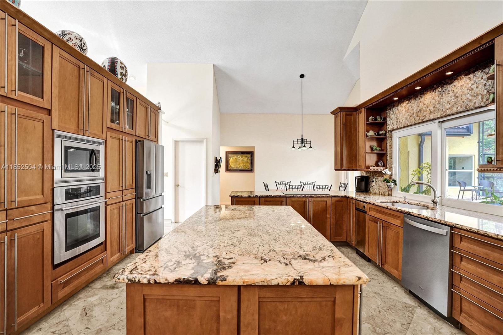 WHISPERING WOODS - Residential