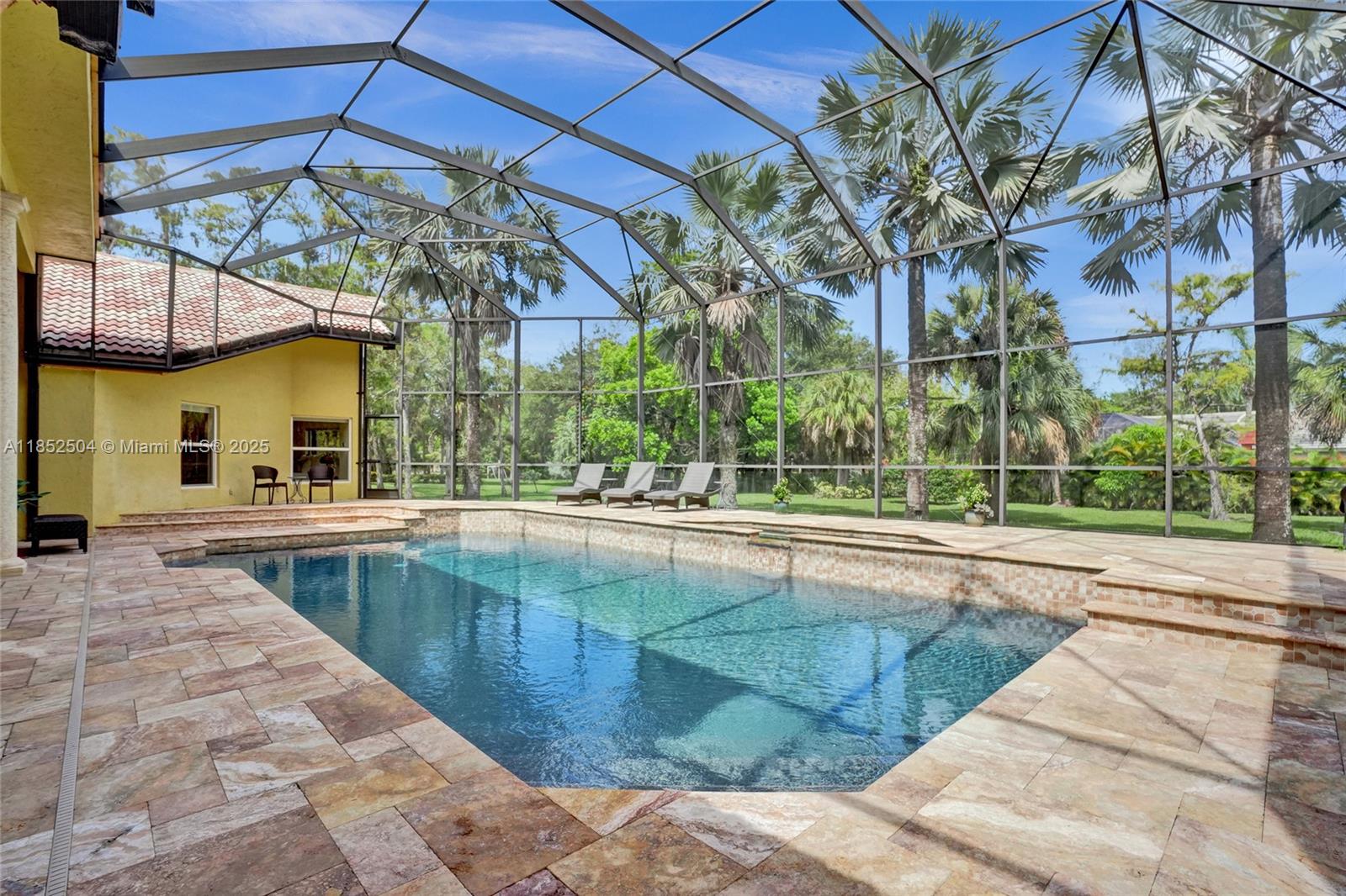 WHISPERING WOODS - Residential