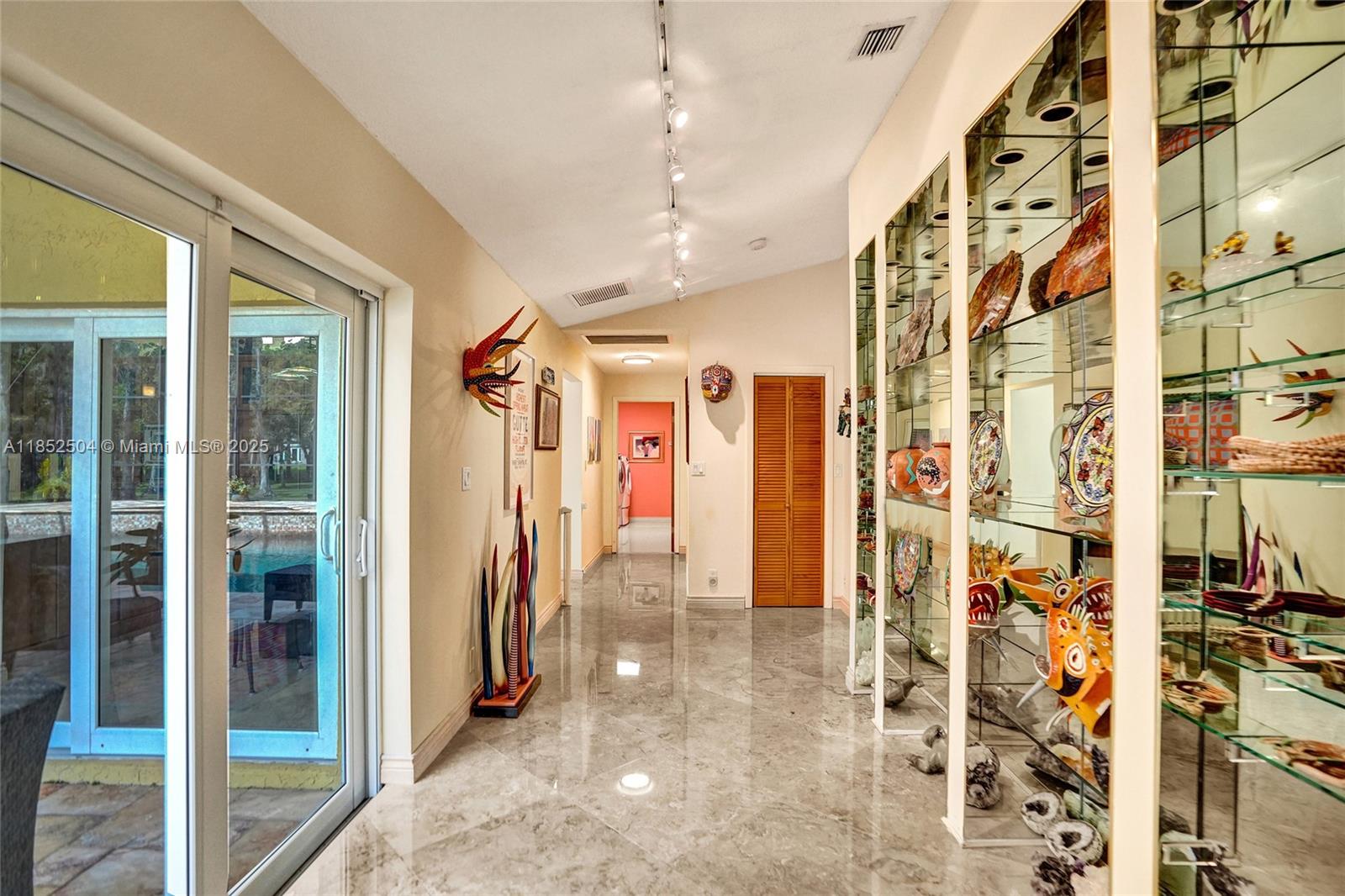 WHISPERING WOODS - Residential