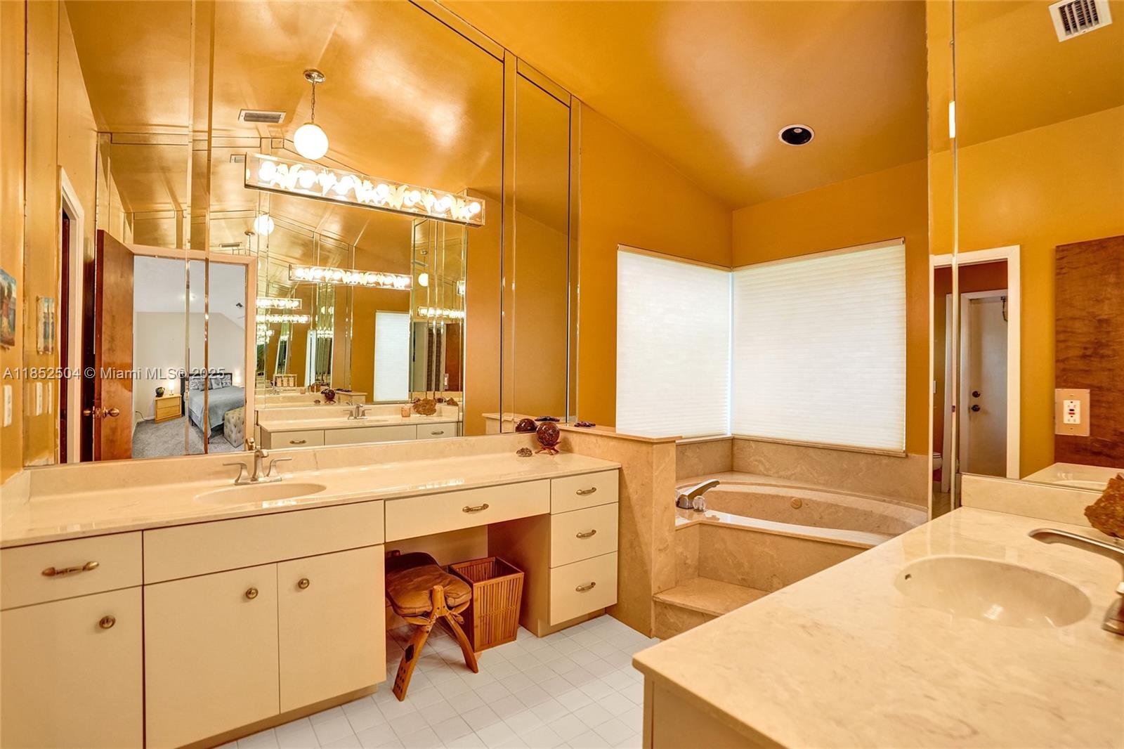 WHISPERING WOODS - Residential