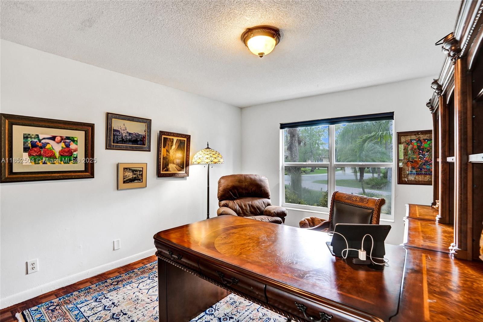 WHISPERING WOODS - Residential