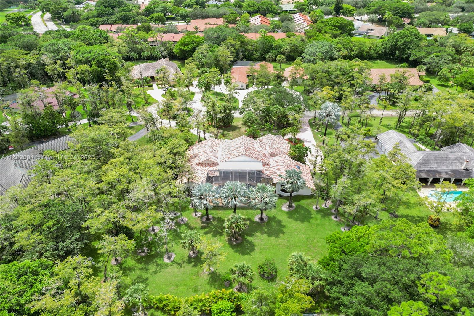 WHISPERING WOODS - Residential