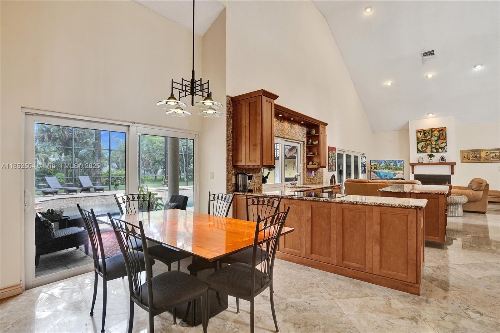 WHISPERING WOODS - Residential