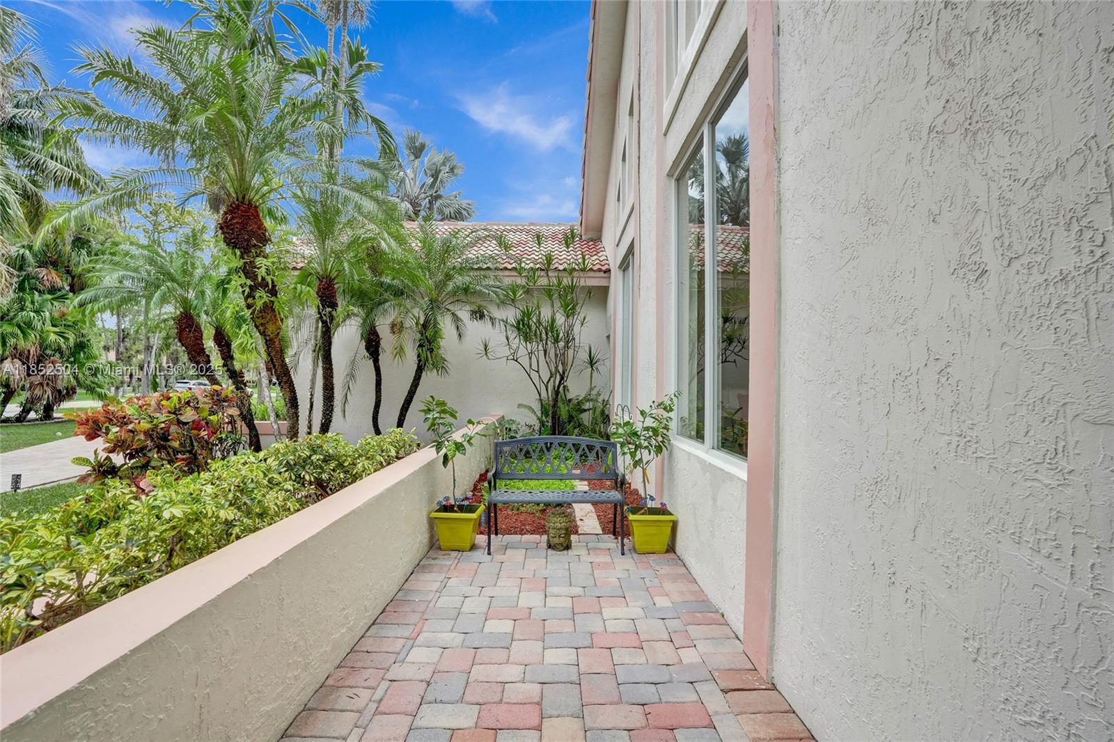 WHISPERING WOODS - Residential