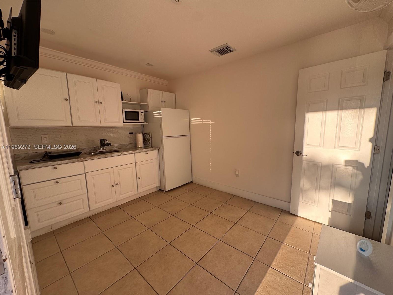 WESTGATE GDNS - Residential Lease