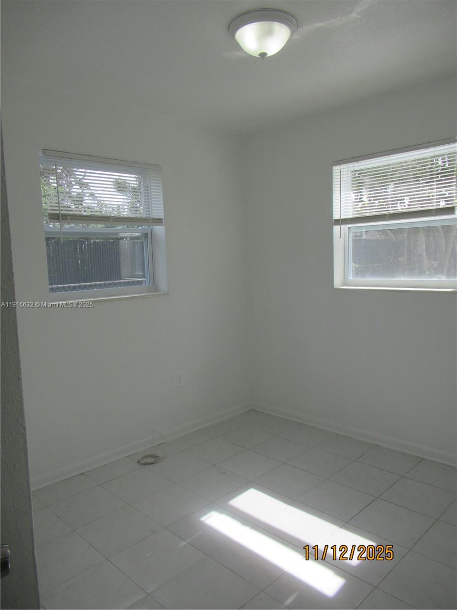 RIVERDALE ESTS SEC 1 - Residential Lease