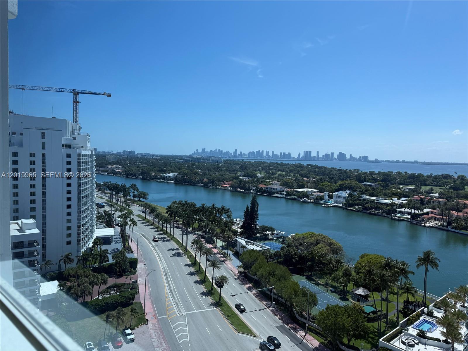 5445 Collins Ave 1606
